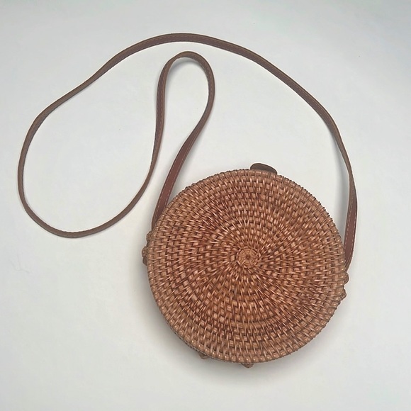 Round Wicker Rattan Purse - Picture 1 of 10